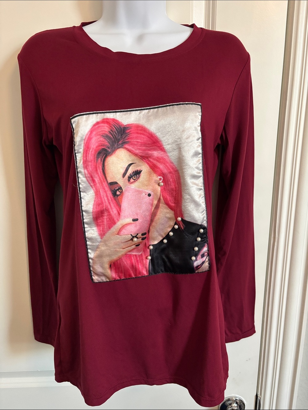 Emme Jordan Long-Sleeve Burgundy Selfie Graphic Top with Pink Accent M (#47T)